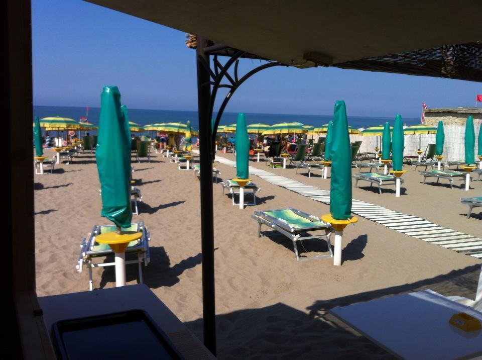 Hotel Club Sabbiadoro Battipaglia Exterior photo