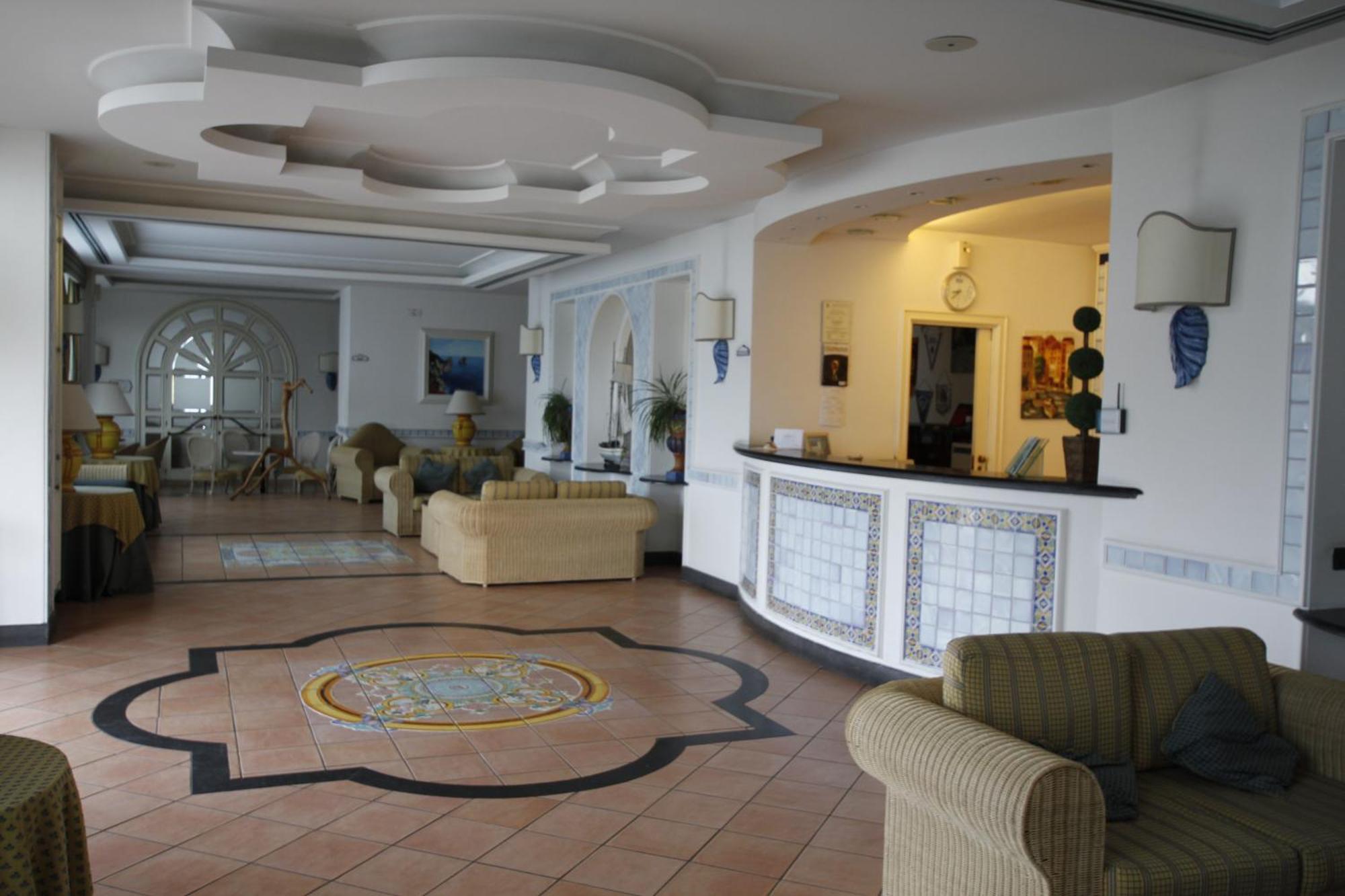 Hotel Club Sabbiadoro Battipaglia Exterior photo
