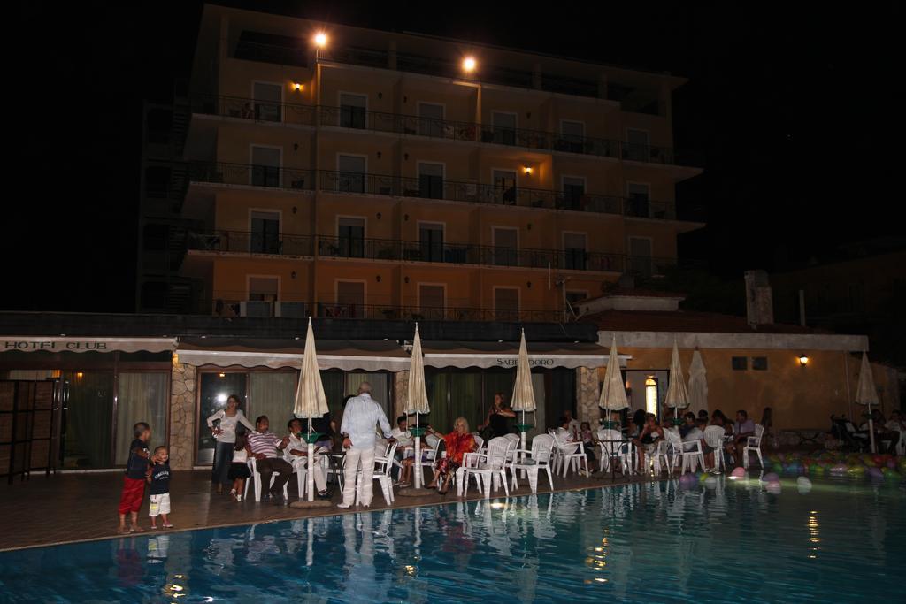 Hotel Club Sabbiadoro Battipaglia Exterior photo
